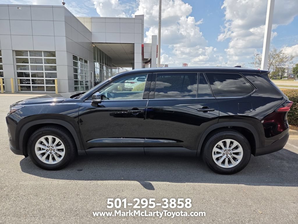 Used 2025 Toyota Grand Highlander AWD image 3