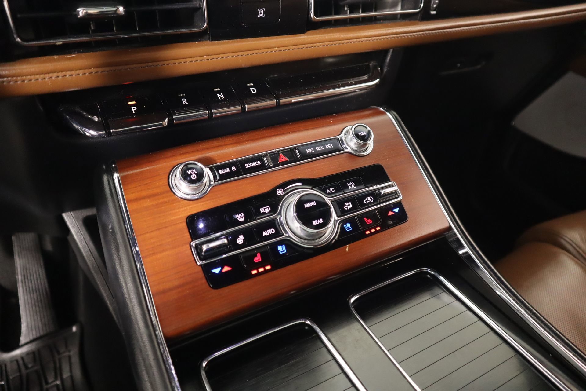 Used 2022 Lincoln Aviator Reserve w/ Equipment Group 201A image 8