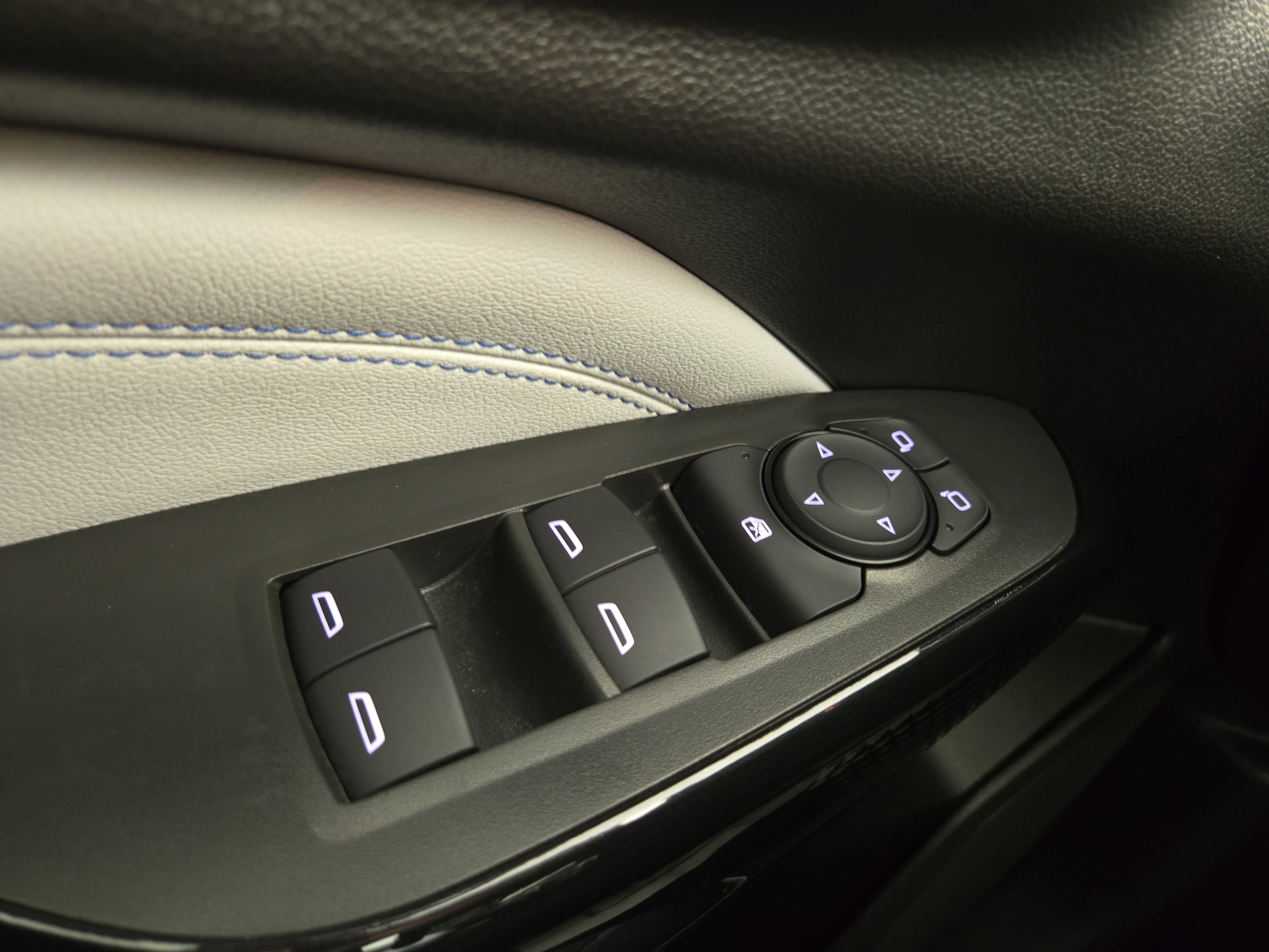 Used 2025 Chevrolet Trax LT w/ LT Convenience Package image 30