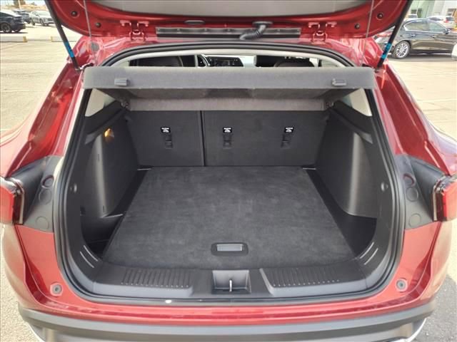 Certified 2024 Chevrolet Trax LT w/ LT Convenience Package image 12