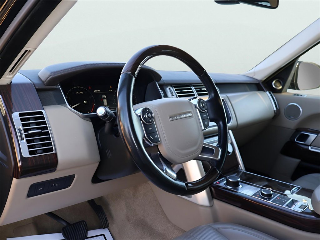 Used 2016 Land Rover Range Rover HSE image 18