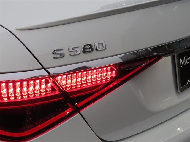 Used 2024 Mercedes-Benz S 580 4MATIC Sedan w/ AMG Line image 31