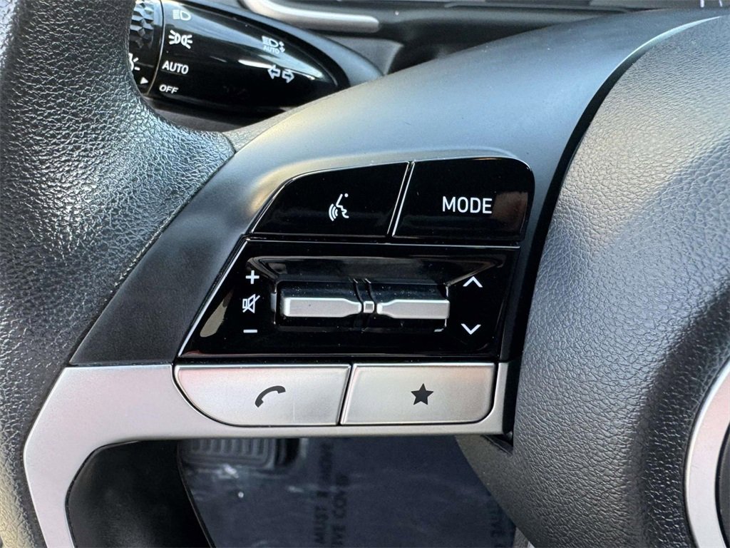 Used 2023 Hyundai Santa Cruz SE image 20