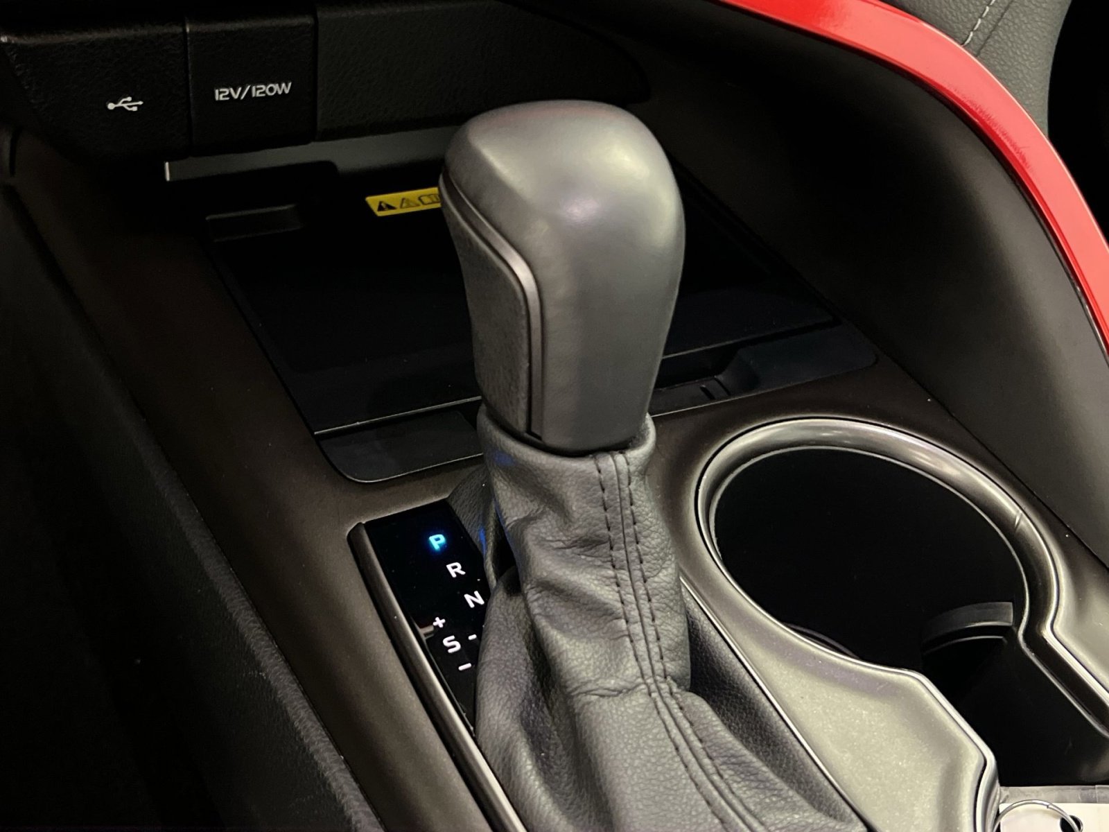 Used 2022 Toyota Camry SE w/ Cold Weather Package image 22