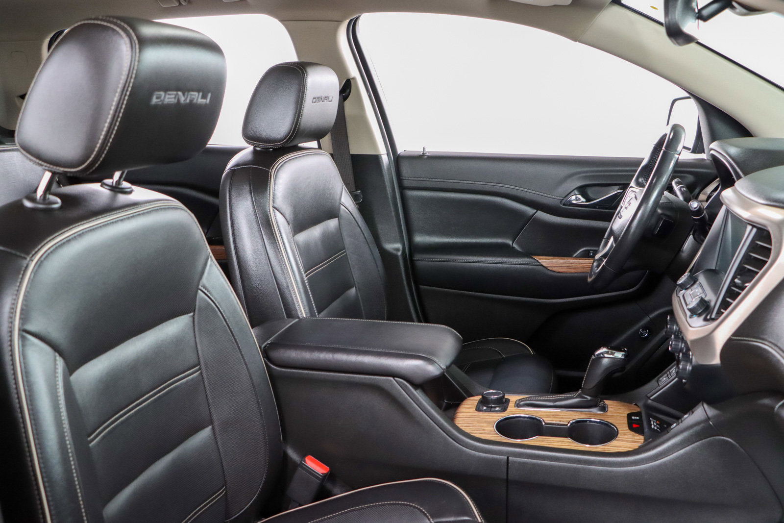 Used 2019 GMC Acadia Denali w/ Technology Package AWD/4WD image 29