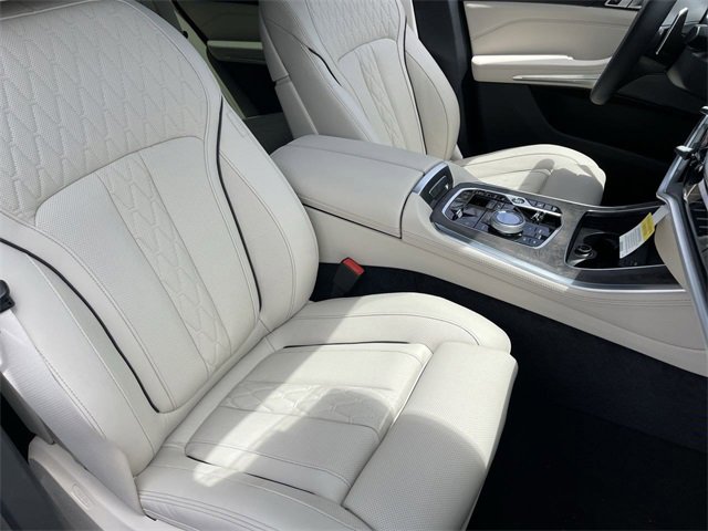 New 2026 BMW X5 M60i image 11