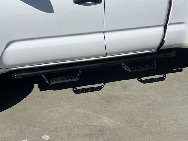 Used 2022 Toyota Tacoma SR image 8