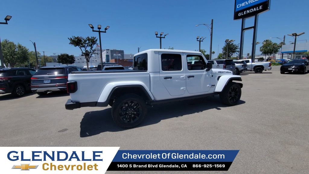 Used 2025 Jeep Gladiator Sport AWD/4WD image 8