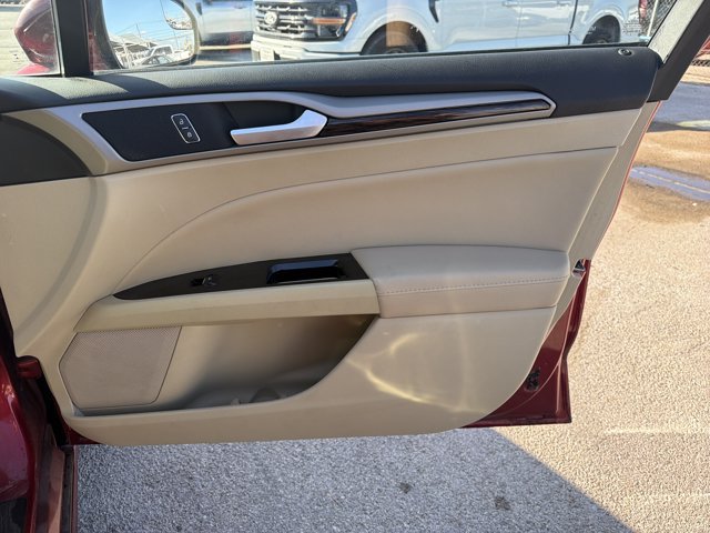 Used 2014 Ford Fusion SE w/ Equipment Group 202A FWD image 26