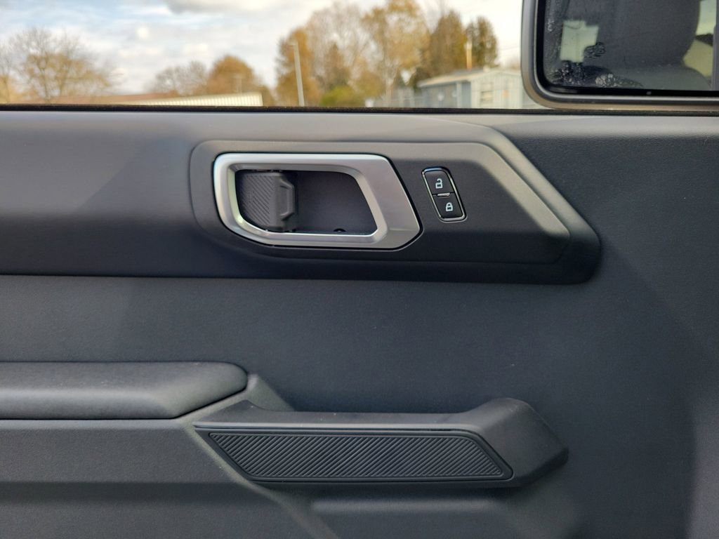 New 2025 Ford Bronco Badlands image 18