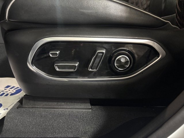 Used 2022 Jeep Grand Cherokee Summit w/ Luxury Tech Group V image 20