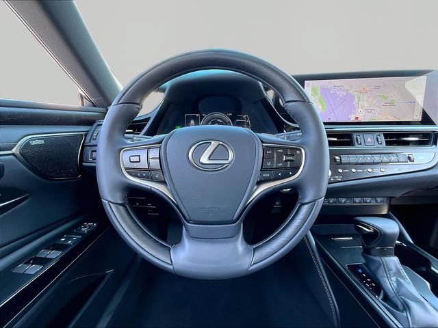 Used 2025 Lexus ES 300h Ultra Luxury w/ Accessory Package (Z2) FWD image 17
