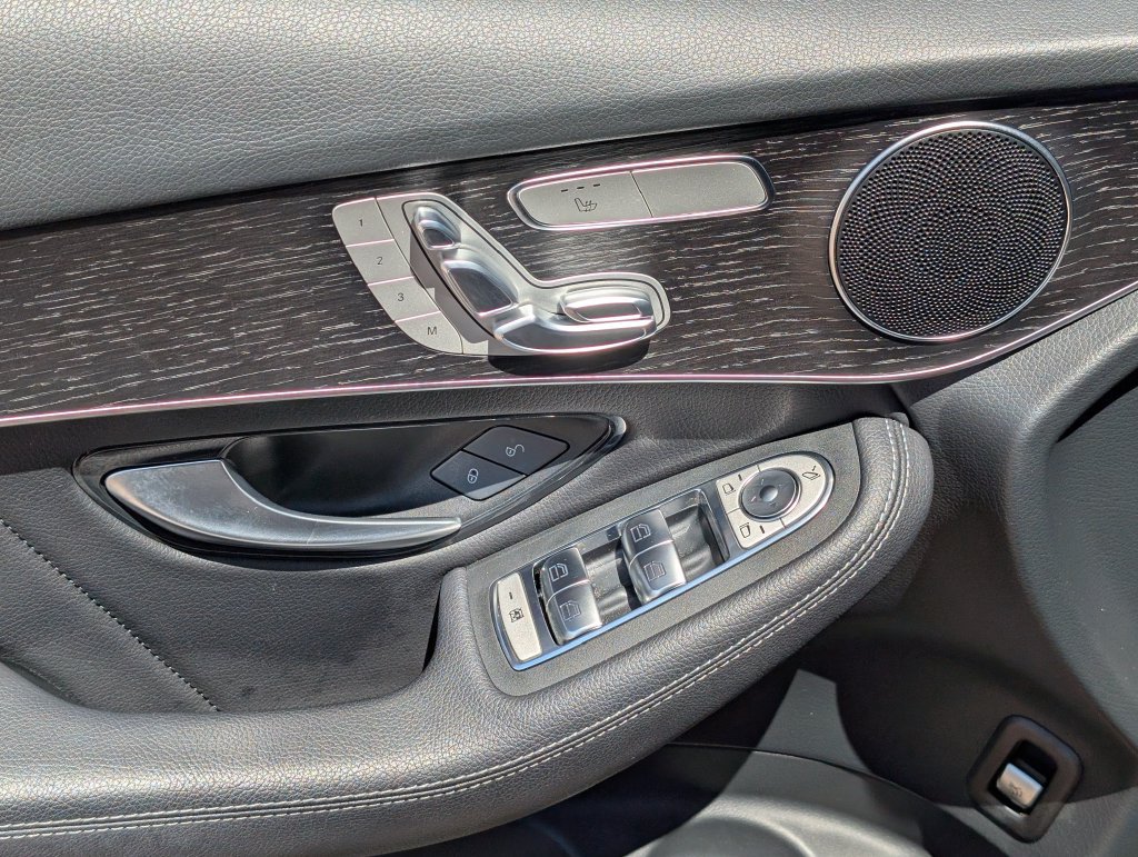 Certified 2022 Mercedes-Benz GLC 300 image 22