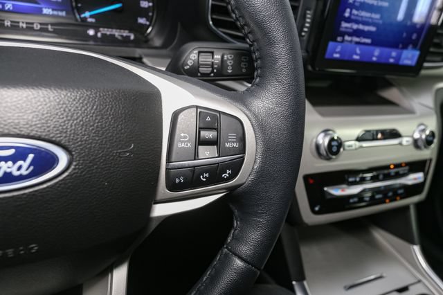 Used 2023 Ford Explorer XLT w/ Equipment Group 202A AWD/4WD image 33