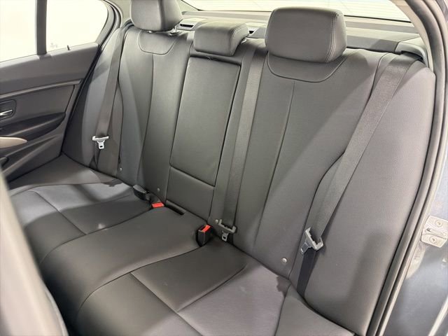 Used 2014 BMW 320i xDrive Sedan AWD/4WD image 16