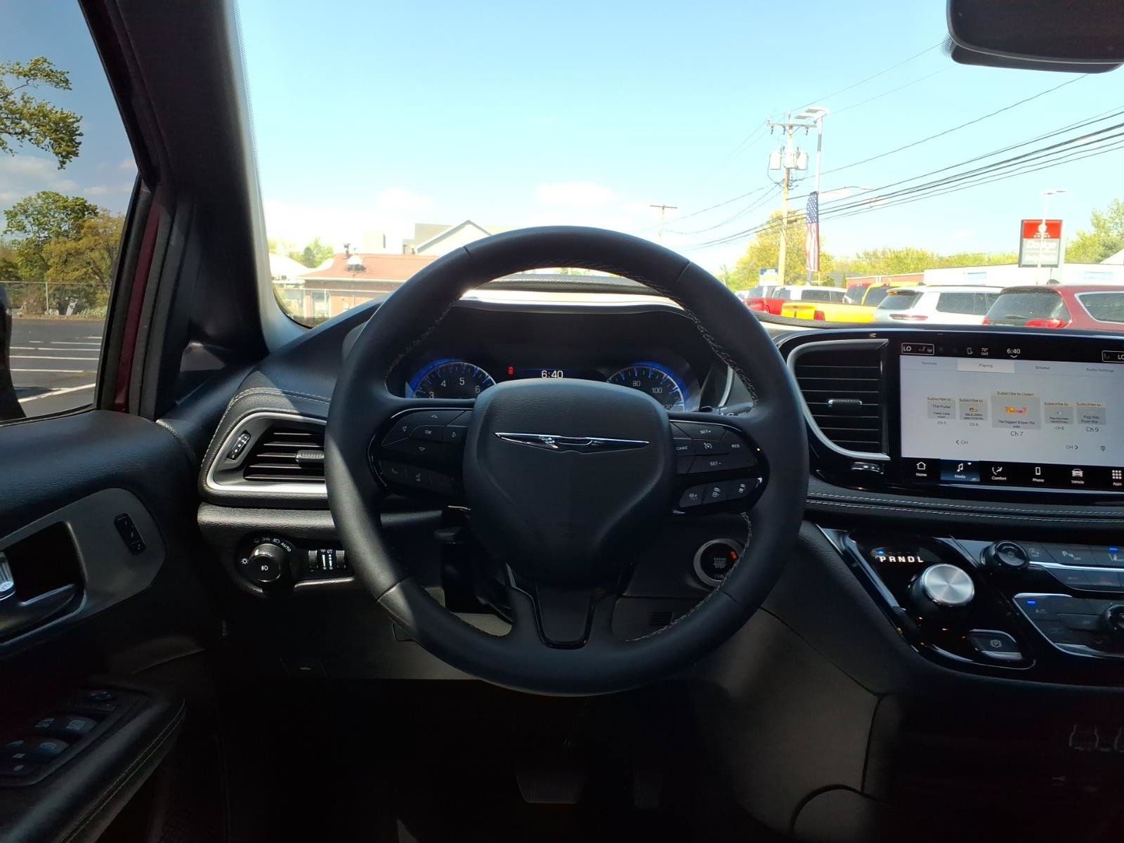 Certified 2022 Chrysler Pacifica Touring-L w/ S Appearance Package AWD/4WD image 18