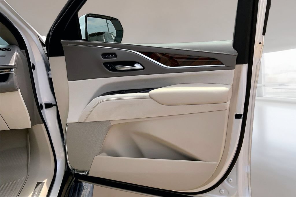 Used 2023 Cadillac Escalade Premium Luxury Platinum AWD/4WD image 22