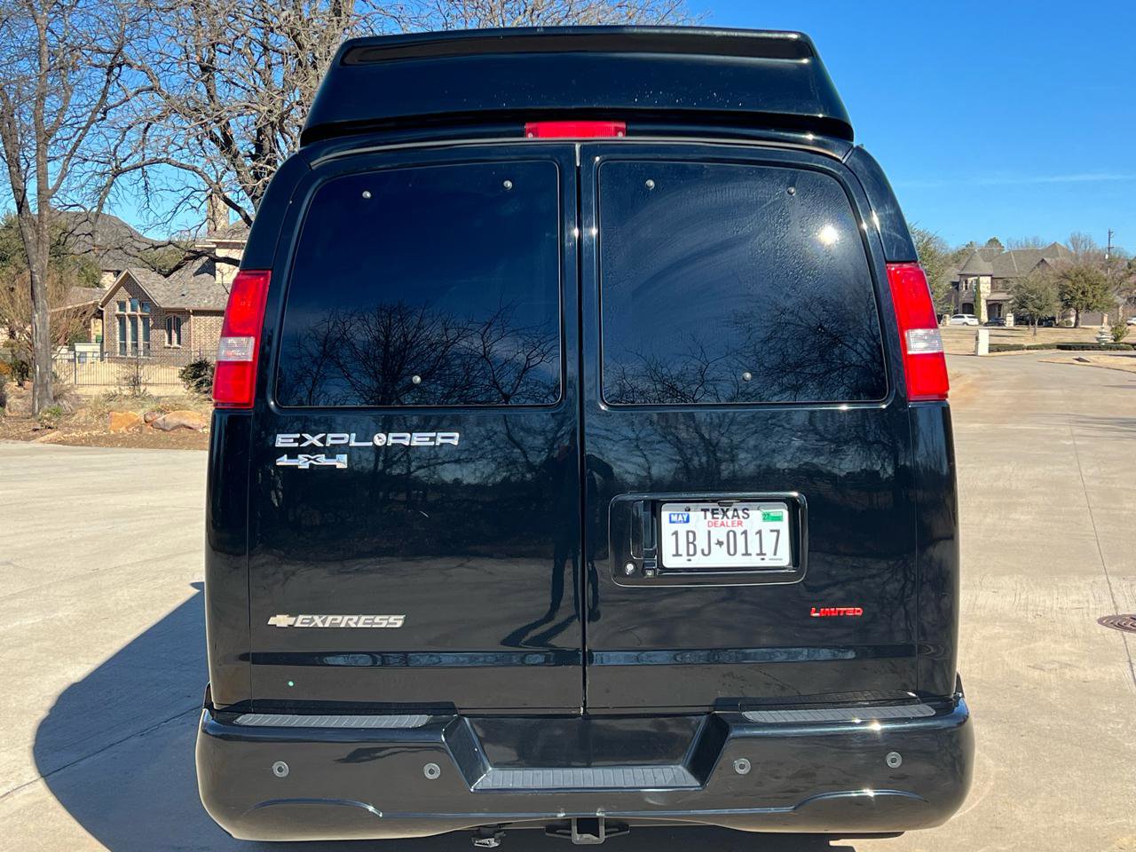 Used 2017 Chevrolet Express 2500 image 10