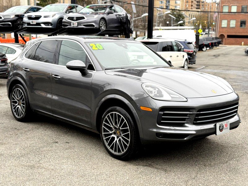Used 2020 Porsche Cayenne image 3