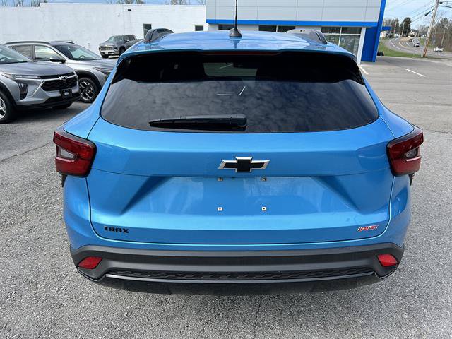 New 2026 Chevrolet Trax RS w/ Sunroof Package FWD image 4