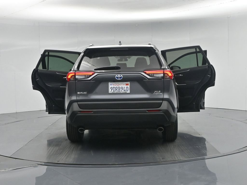 Used 2022 Toyota RAV4 XLE Premium AWD/4WD image 36