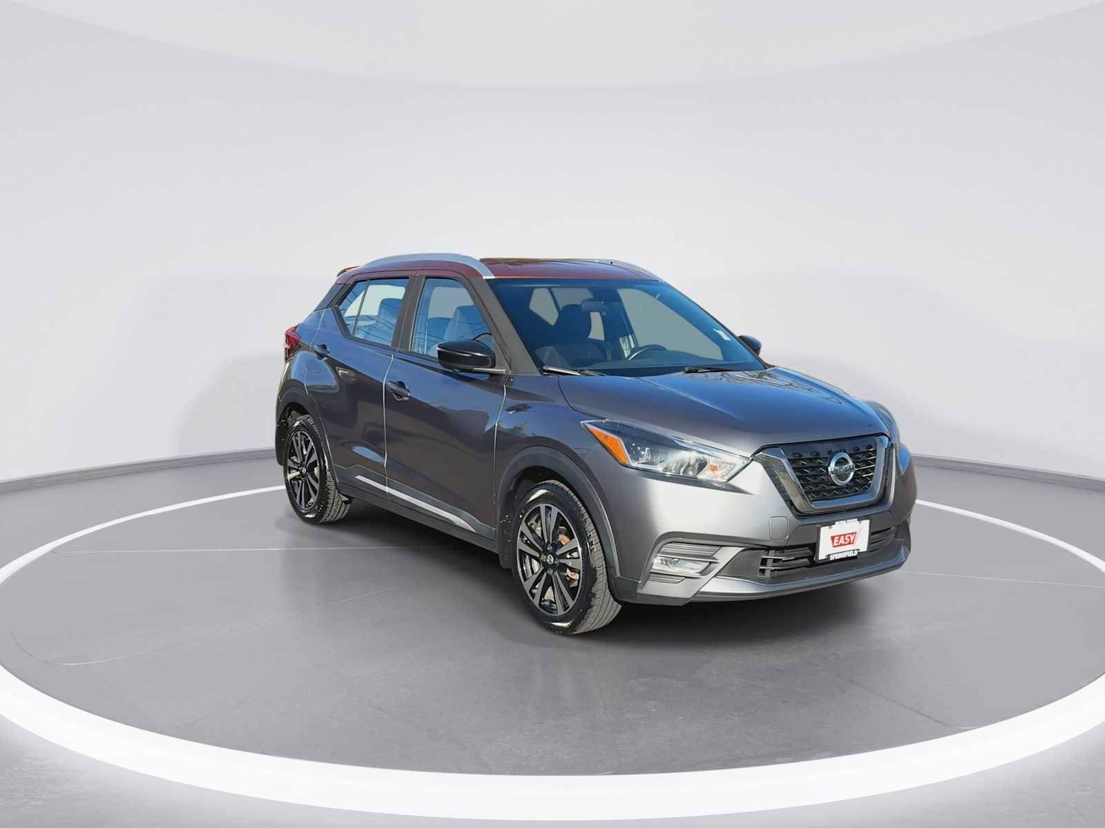 Used 2019 Nissan Kicks SR image 2