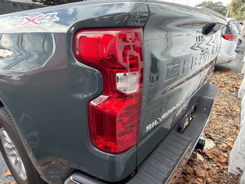 Used 2025 Chevrolet Silverado 1500 LT AWD/4WD image 8
