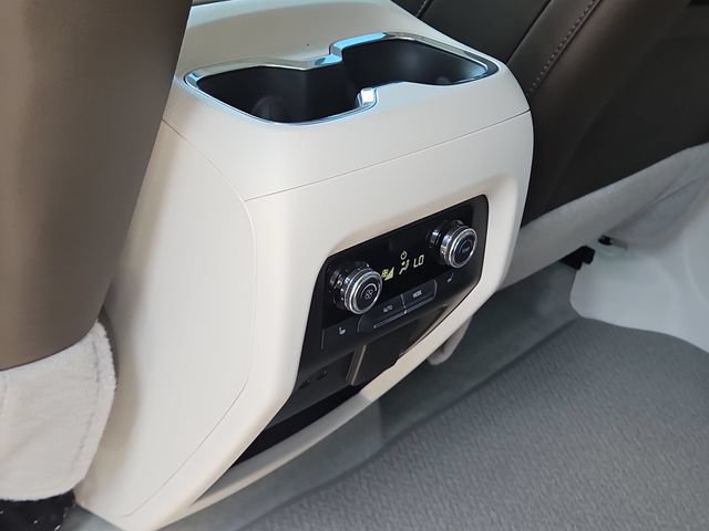 Used 2025 GMC Acadia Denali w/ Super Cruise Package FWD image 11