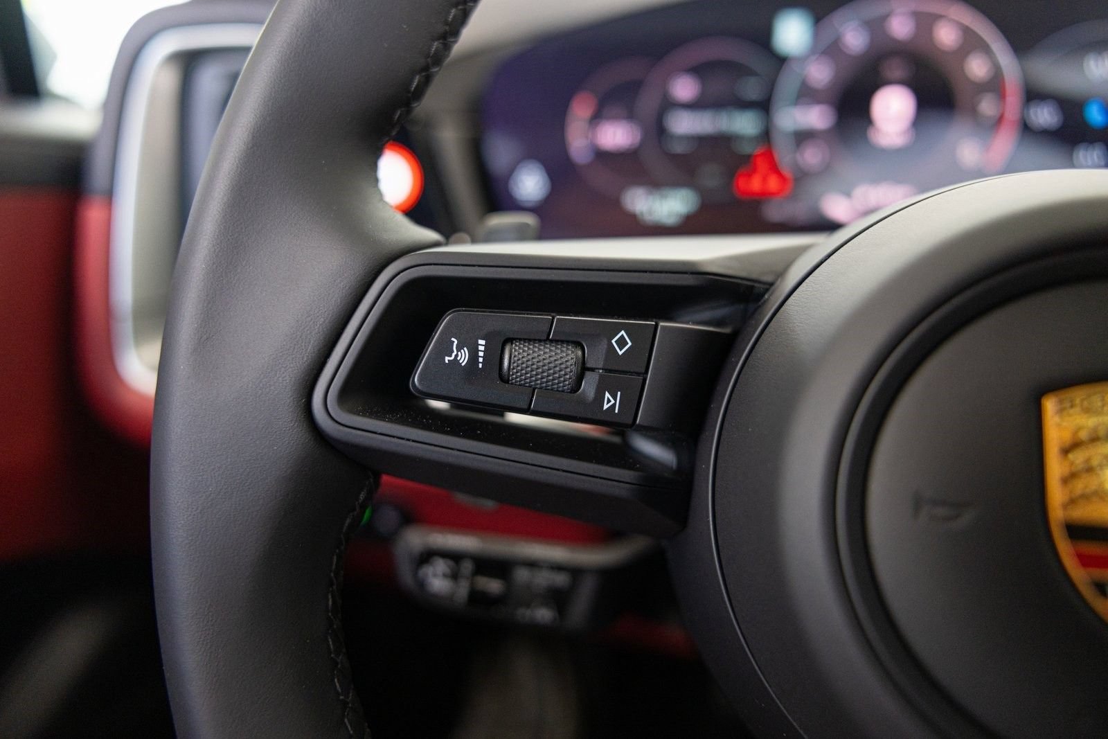 New 2024 Porsche Cayenne Coupe AWD/4WD image 19