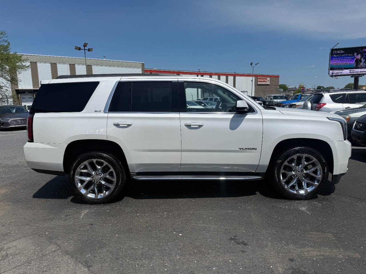 Used 2018 GMC Yukon SLT w/ Open Road Package AWD/4WD image 4