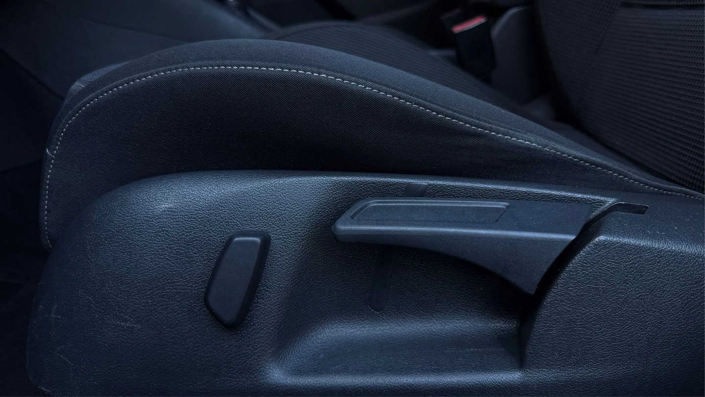 Used 2012 Volkswagen Golf TDI image 29