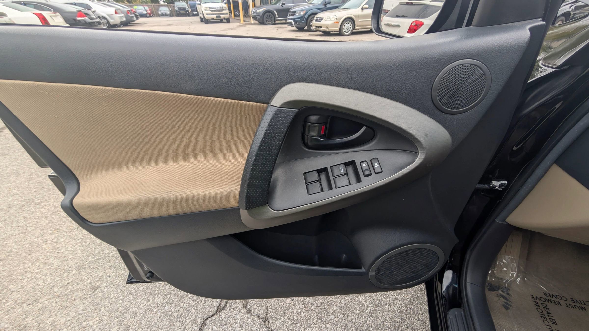 Used 2012 Toyota RAV4 FWD image 9