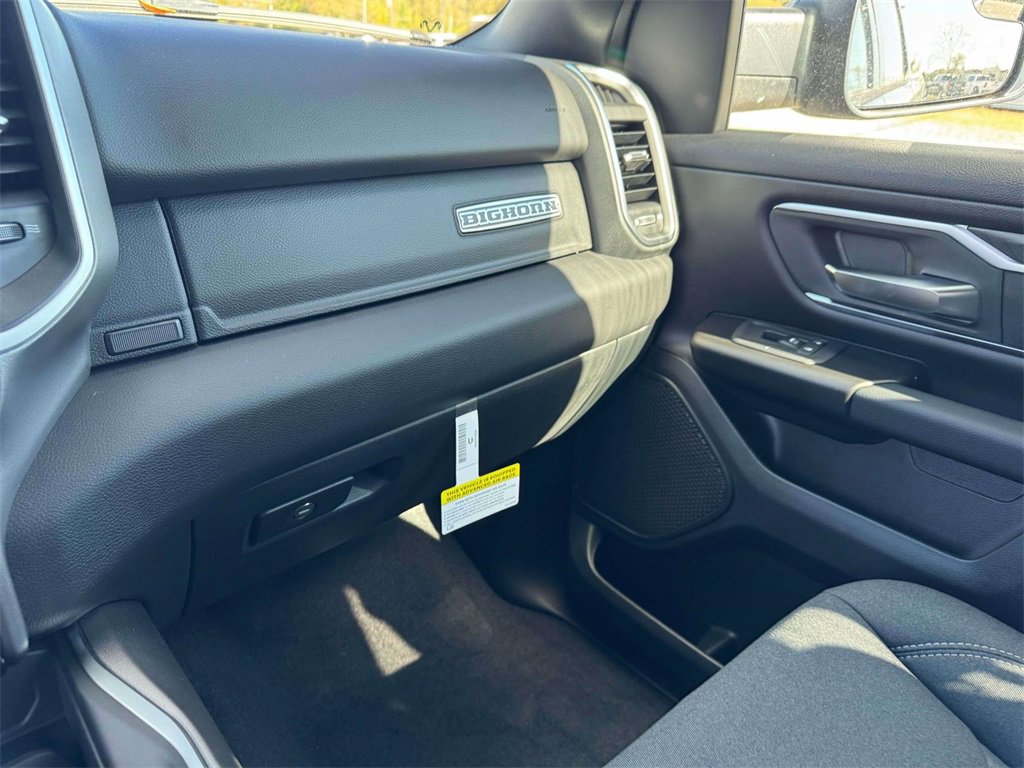 New 2026 RAM 1500 4x4 Crew Cab image 25