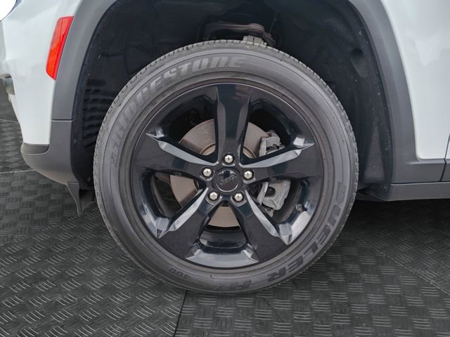 Used 2023 Jeep Grand Cherokee L Laredo AWD/4WD image 13