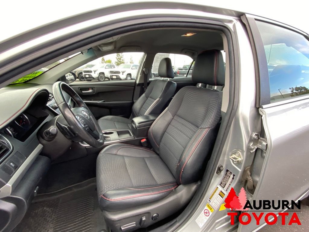 Used 2015 Toyota Camry SE FWD image 27