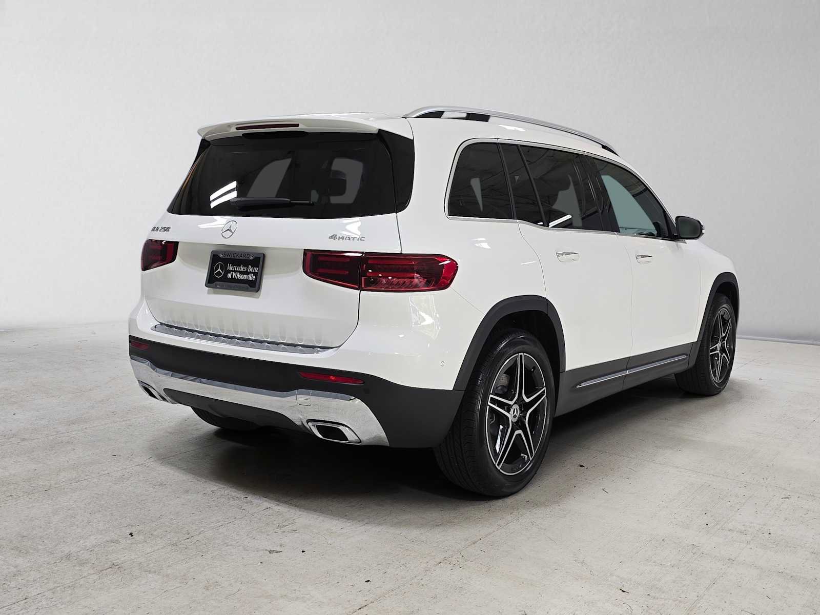 Used 2026 Mercedes-Benz GLB 250 4MATIC image 3
