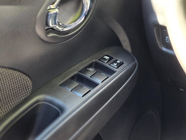 Used 2015 Nissan Versa SV FWD image 22
