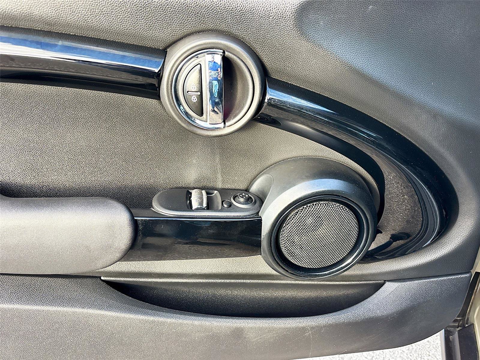 Used 2019 MINI Cooper S image 17