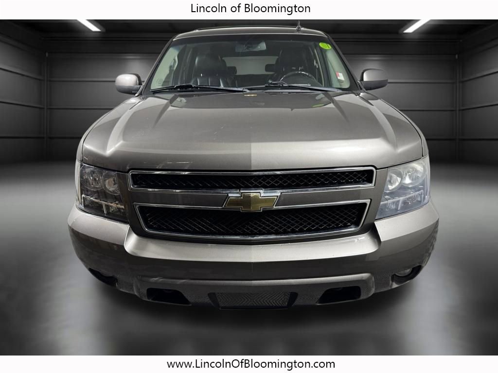 Used 2011 Chevrolet Suburban LT w/ Luxury Package image 9