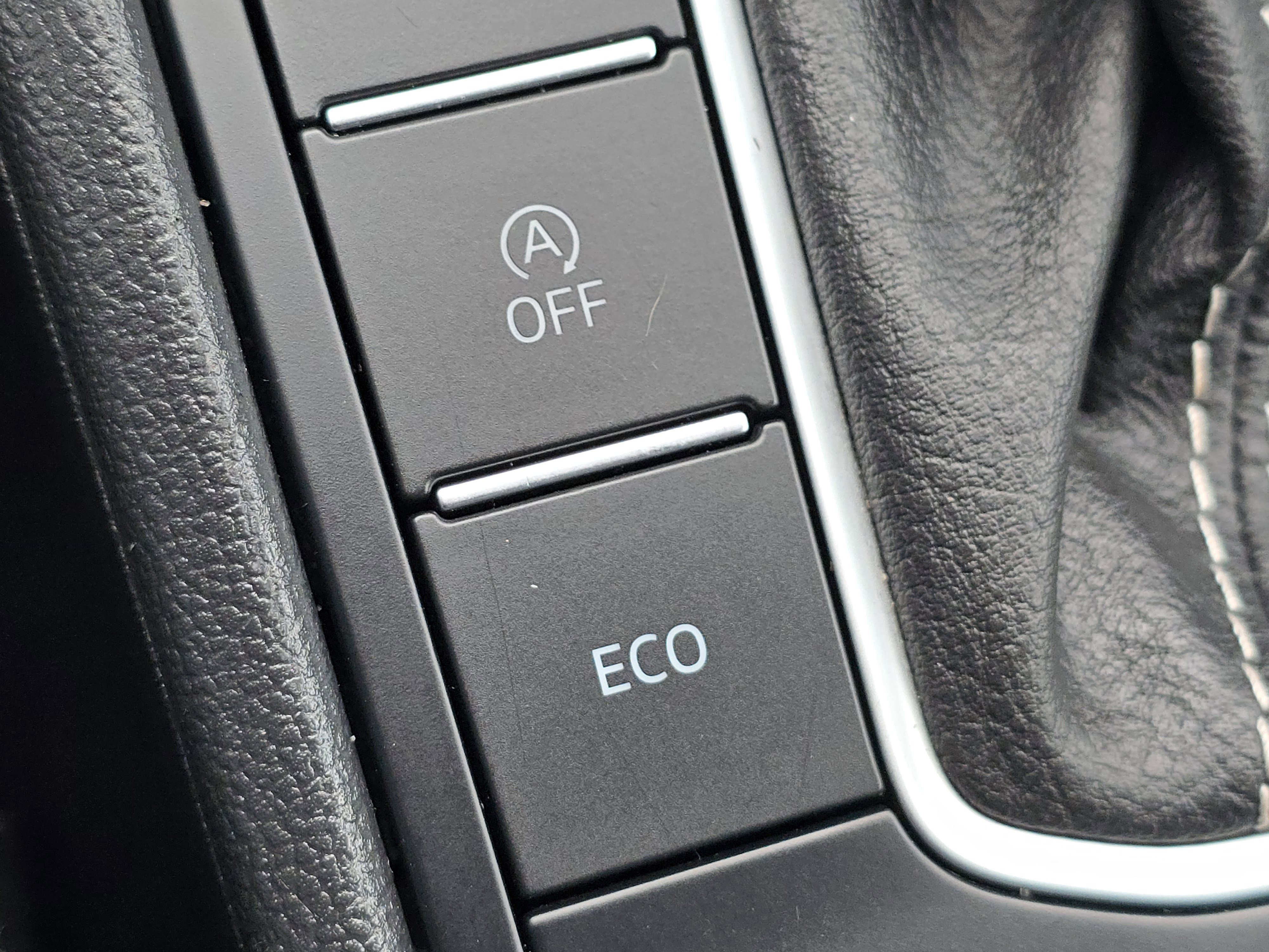 Used 2024 Volkswagen Jetta SE image 25