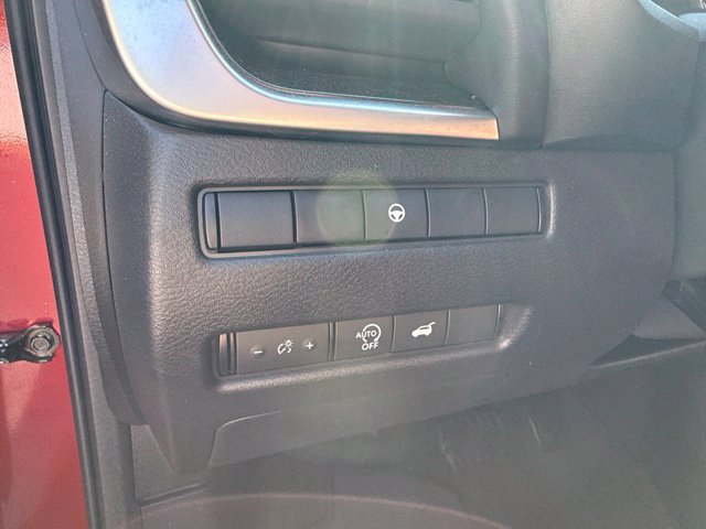 Used 2026 Nissan Rogue SV w/ SV Premium Package AWD/4WD image 18