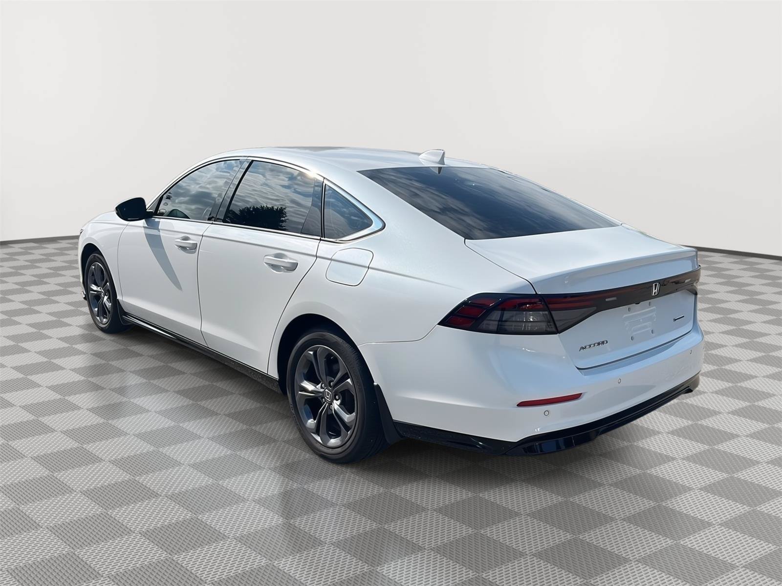 Used 2024 Honda Accord EX-L image 23