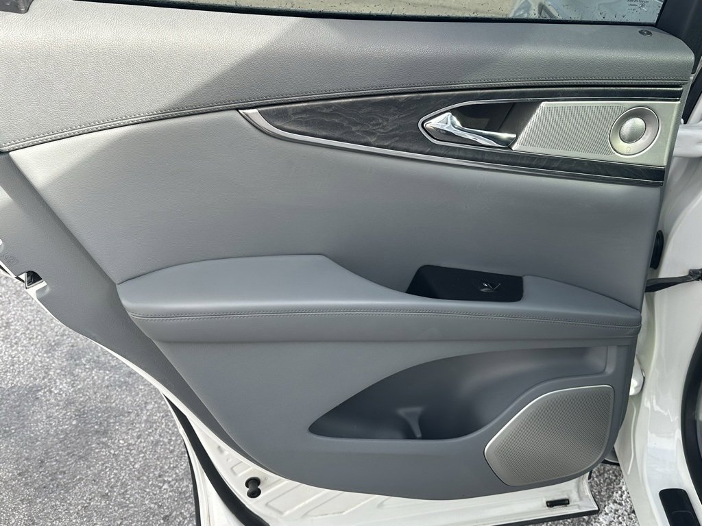 Used 2020 Lincoln Nautilus Reserve w/ Equipment Group 202A image 13