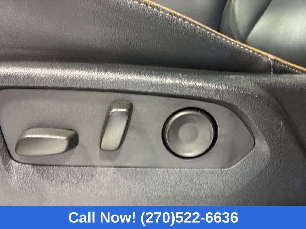 Used 2024 GMC Yukon AT4 w/ AT4 Premium Plus Package image 15
