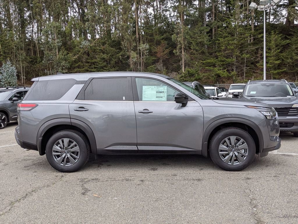 New 2025 Nissan Pathfinder S FWD image 4
