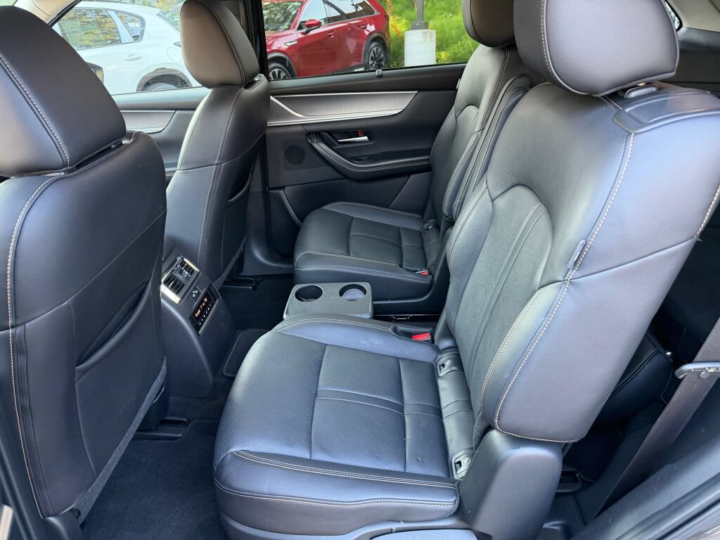Certified 2024 MAZDA CX-90 Plug-In Hybrid w/ Preferred AWD/4WD image 4
