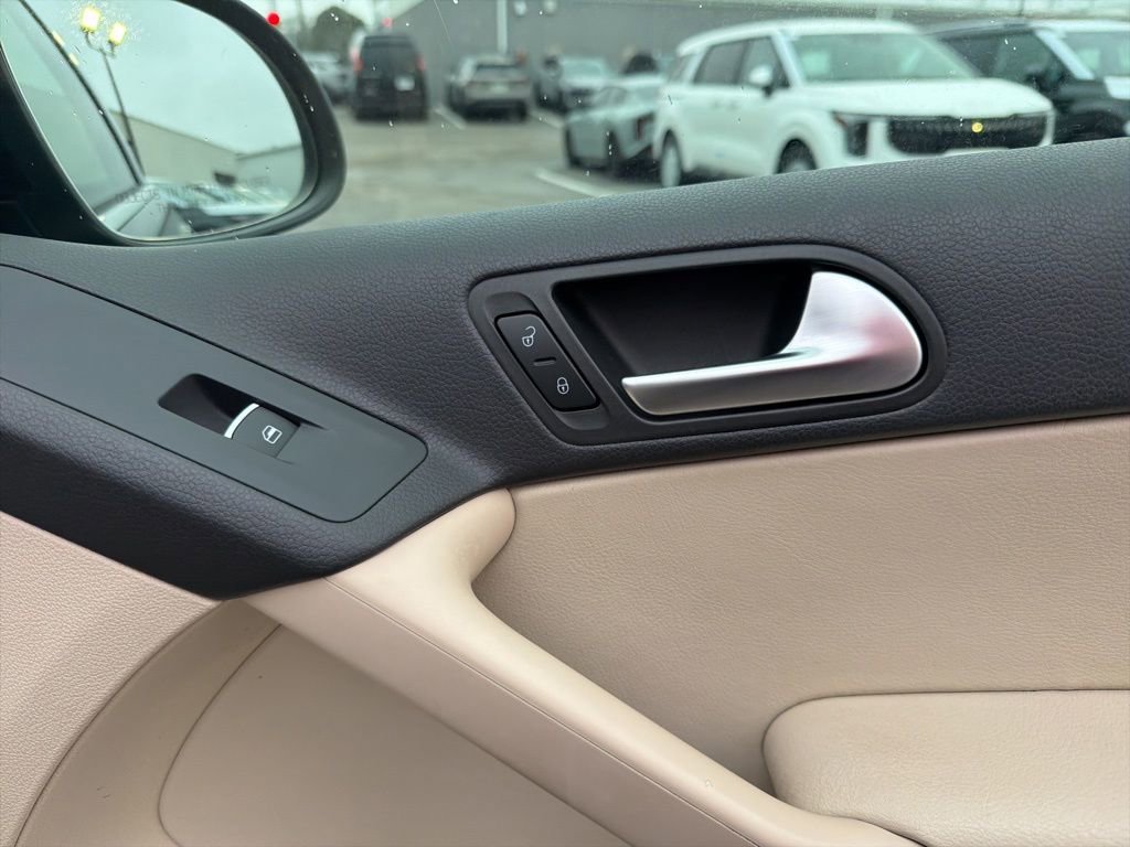 Used 2016 Volkswagen Tiguan SE image 30