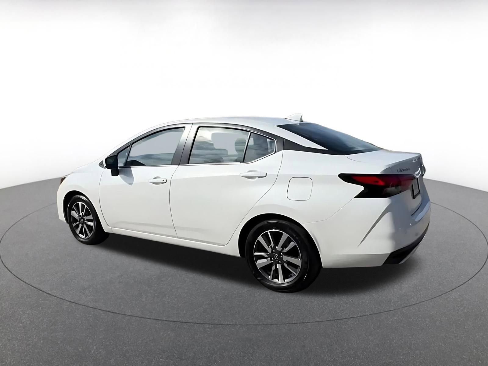 Used 2025 Nissan Versa SV image 10