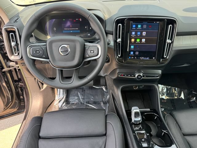 Used 2023 Volvo XC40 B5 Plus AWD/4WD image 18