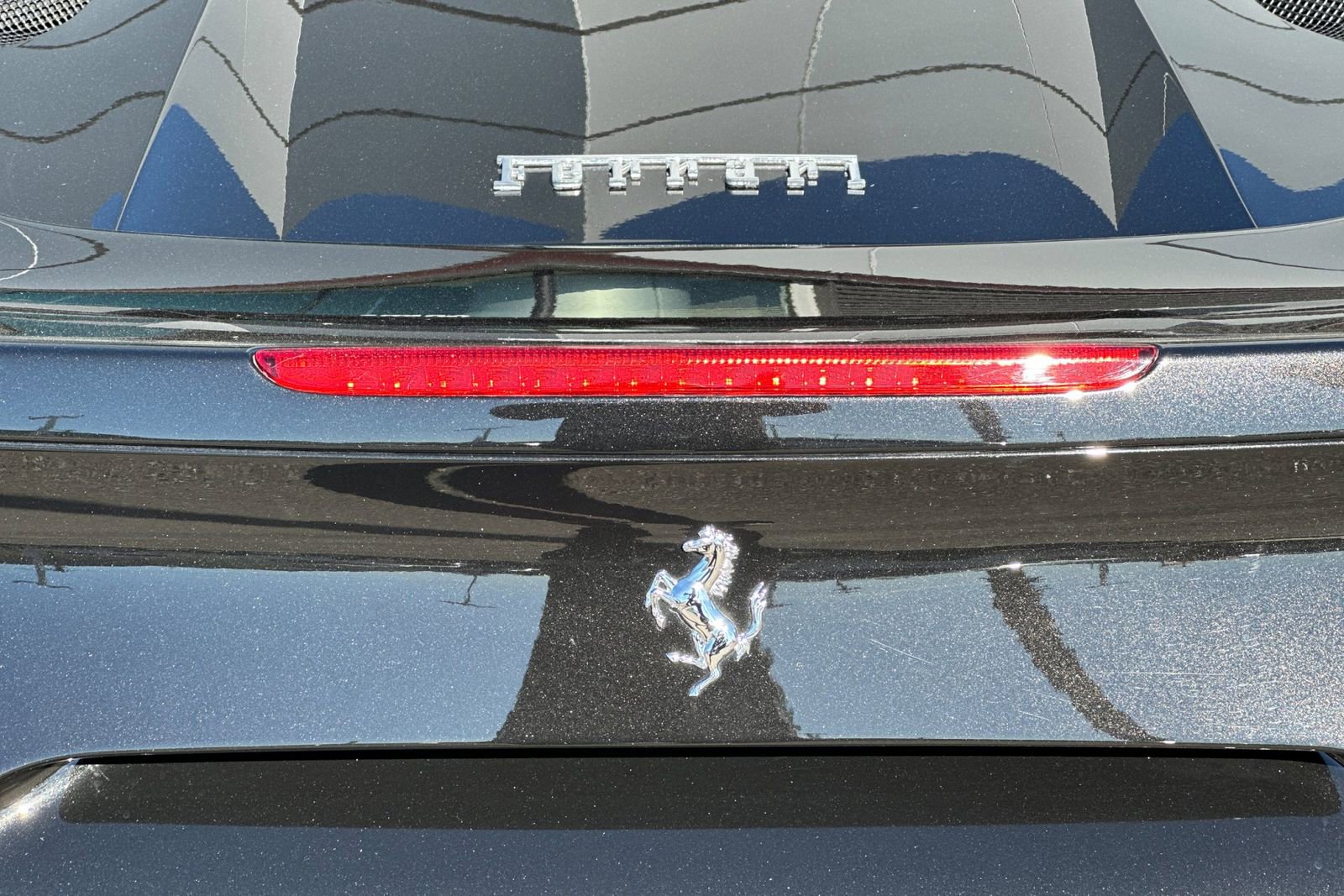 Used 2018 Ferrari 488 Spider image 38